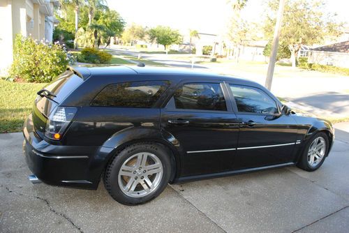 2005 dodge magnum r/t wagon 4-door 5.7l