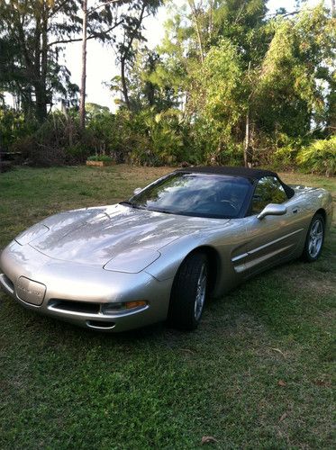 1999 chevrolet corvette convertable silver with black top and heads up display