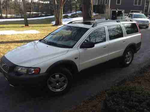 2003 Volvo XC70 5dr Wgn 2.5L White with Chocolate Brown Interior - Body is Mint, image 2