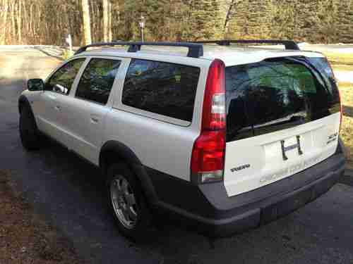 2003 Volvo XC70 5dr Wgn 2.5L White with Chocolate Brown Interior - Body is Mint, image 3