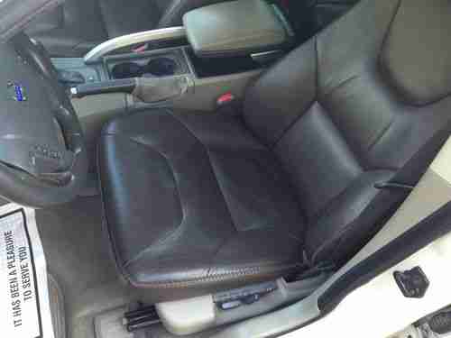 2003 Volvo XC70 5dr Wgn 2.5L White with Chocolate Brown Interior - Body is Mint, image 8