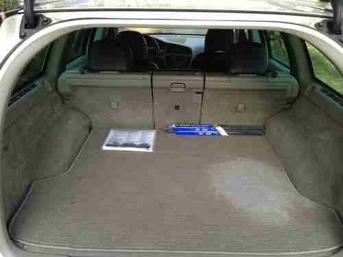 2003 Volvo XC70 5dr Wgn 2.5L White with Chocolate Brown Interior - Body is Mint, image 11