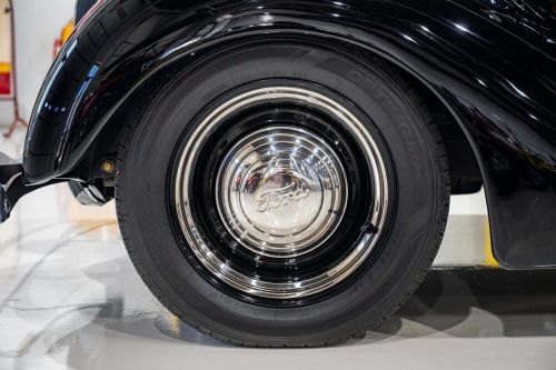 1936 ford 5-window coupe