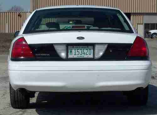 White 2008 Ford Crown Victoria - One Owner, image 2