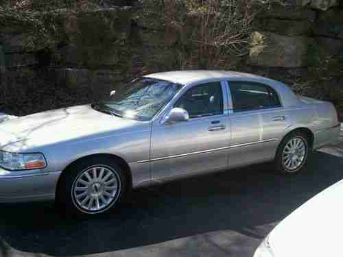 2003 LINCOLN TOWN CAR SIGNATURE SERIES 1 OWNER 59K MILES, image 4