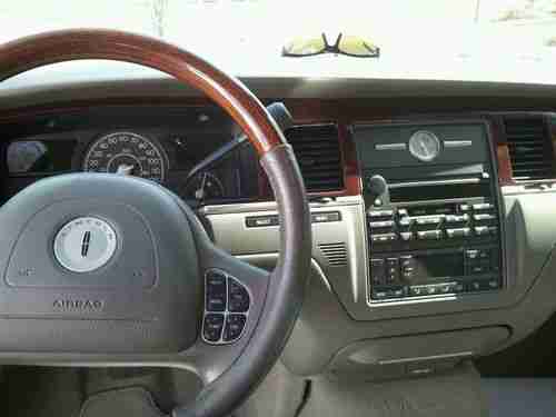2003 LINCOLN TOWN CAR SIGNATURE SERIES 1 OWNER 59K MILES, image 5