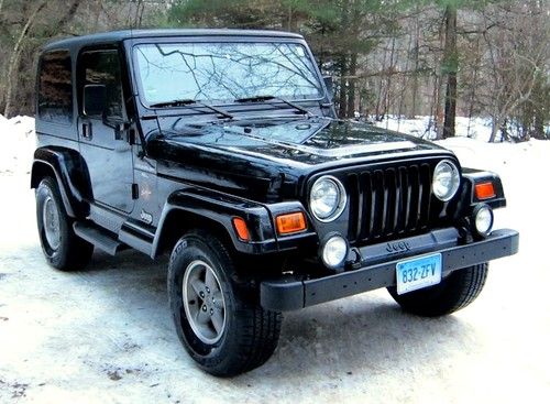 Jeep wrangler sahara sport utility 2-door 4.0l manual