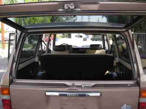 1985 Toyota Land Cruiser california truck, image 4