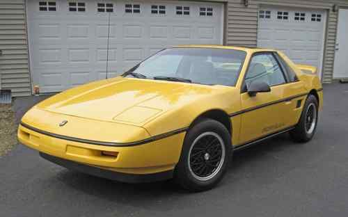 1988 pontiac fiero formula 10k mi  rare yellow  #1 grade show ready