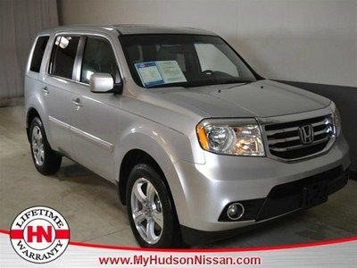 Silver with grey leather, bluetooth, moon roof, 1 owner, clean carfax,