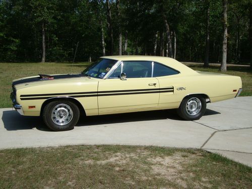 1970 plymouth gtx 440 4 barrel with disassembled gtx car in additional parts