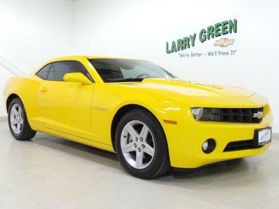 2011 chevrolet camaro 1lt, low low miles, extra clean, ***we finance***