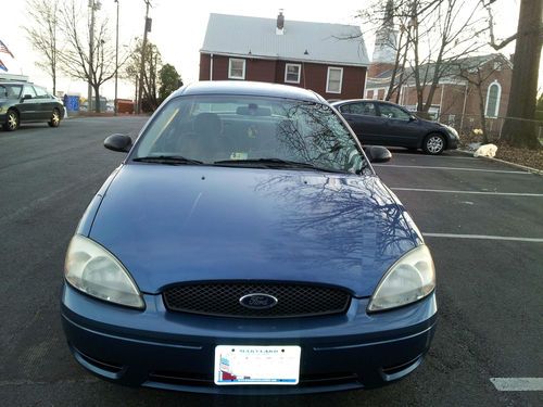 2004 ford taurus se sedan 4-door