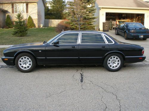 1998 jaguar xj8 base sedan 4-door 4.0l