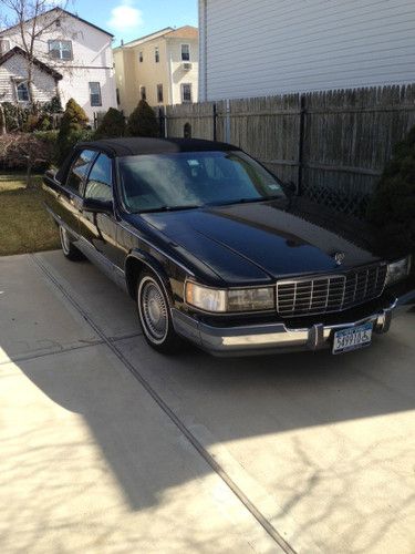 1995 cadillac fleetwood  sedan 4-door