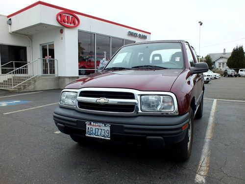 2003 chevrolet tracker base sport utility 2-door 2.0l