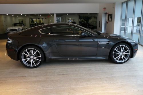 2010 aston martin v8 vantage base hatchback 2-door 4.7l