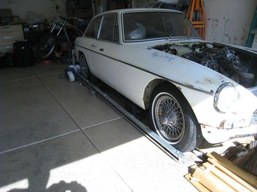 1968 mgb gt