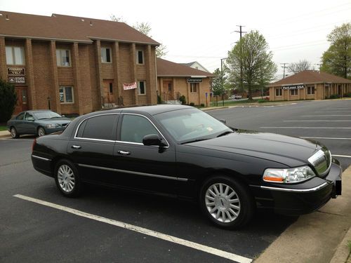 2004 lincoln town car executive signature ***no reserve