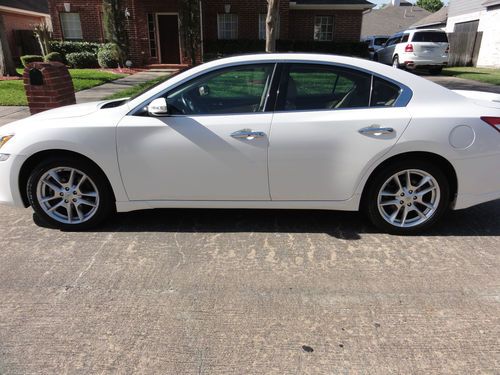 2011 nissan maxima 3.5 sv 18k miles