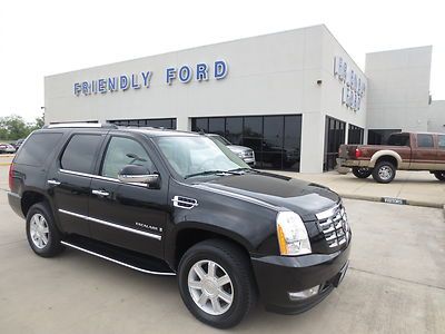 Escalade 6.2l v8 high class navigation sunroof clean easy financing trades ok