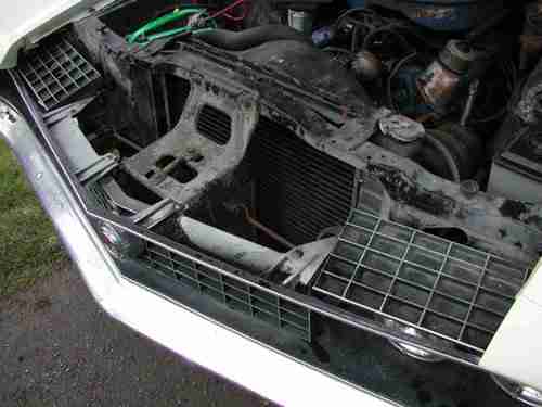 1971 Ford Torino Brougham 5.0L Hideaway Headlights, image 2
