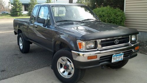 Toyota pickup auto and cruise 22re rust free