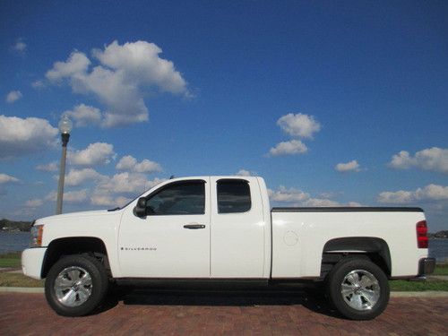 2007 chevrolet silverado 1500 1lt extended cab pickup 4-dr  6ft bed 1 fl owner