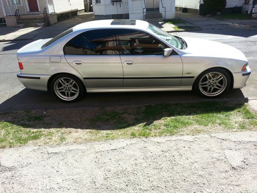 2003 540i  m sport package super sporty.super clean