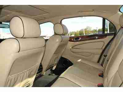 XJ8 L 4.2L , Leather seats, L model, new tires, Carfax Certified, image 7