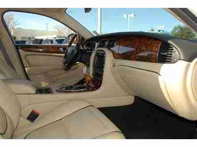 XJ8 L 4.2L , Leather seats, L model, new tires, Carfax Certified, image 10