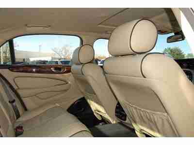 XJ8 L 4.2L , Leather seats, L model, new tires, Carfax Certified, image 12