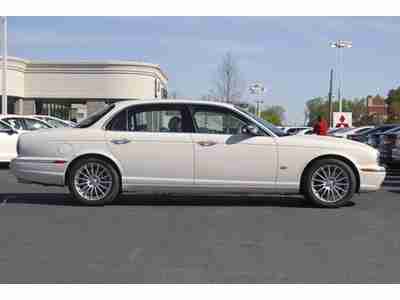 XJ8 L 4.2L , Leather seats, L model, new tires, Carfax Certified, image 14