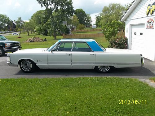 1967 chrysler crown imperial four door hardtop