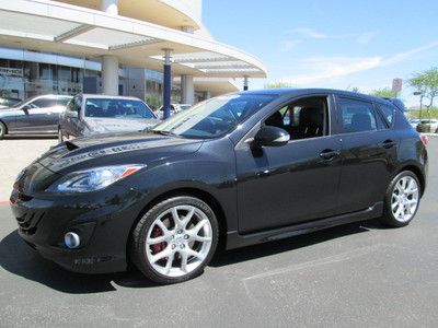 2012 black 6-speed manual turbo miles:16k wagon