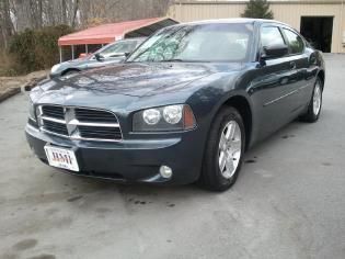 Clean, gorgeous charger--