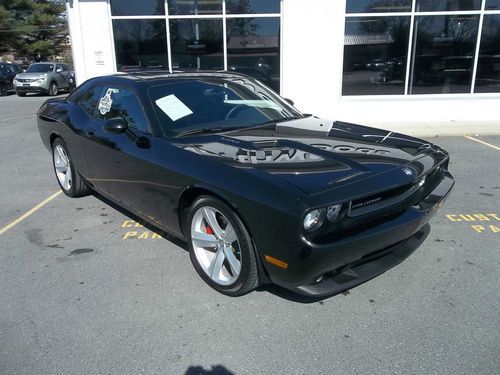 2010 dodge challenger srt8 coupe 2-door 6.1l