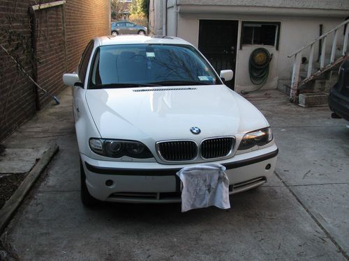 2005 bmw 330xi base sedan 4-door 3.0l