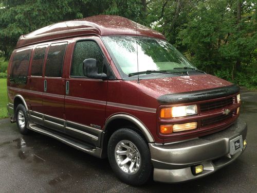 2002 chevrolet express g1500 southern comfort tv/dvd leather clean carfax!!!