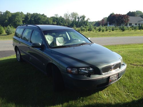 2001 volvo v70 2.4t wagon - great safe family car - 25 mpg+
