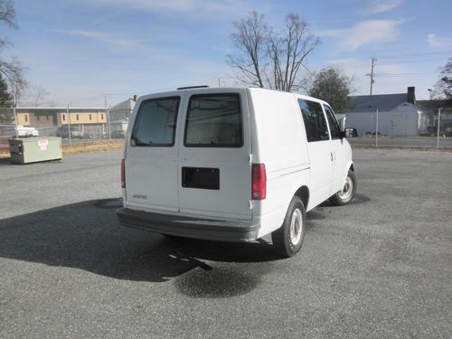 1998 chevrolet astro base extended cargo van 3-door 4.3l white no reserve!