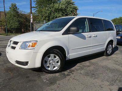 White se,7 pass,rear air,100k hwy miles-ex-govt,pw/pl,cruise,nice