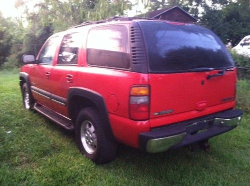 2002 Chevrolet Tahoe LS Sport Utility 4-Door 5.3L, image 2