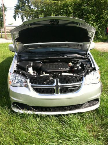 2012 Dodge Grand Caravan SXT Mini Passenger Van 4-Door 3.6L, image 2