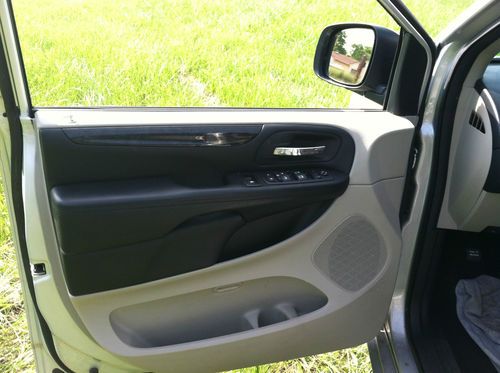 2012 Dodge Grand Caravan SXT Mini Passenger Van 4-Door 3.6L, image 12