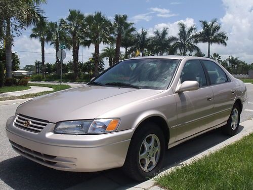 1998 toyota camry le sedan 4-door 2.2l