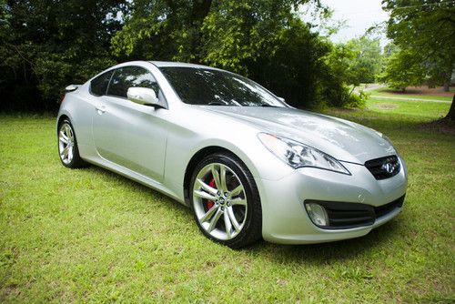 2010 hyundai genesis coupe track edition 2-door 3.8l 45k miles 6-speed