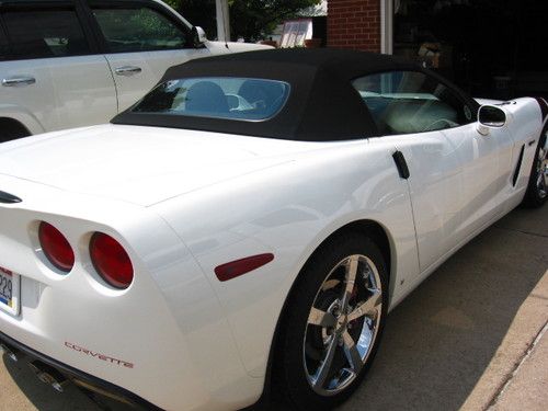 2009 corvette roadster convertible white 6 sp. only 3,674 miles ohio