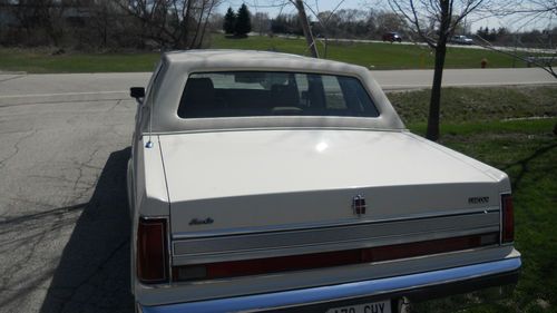 1989 LINCOLN TOWN CAR signature series, image 3