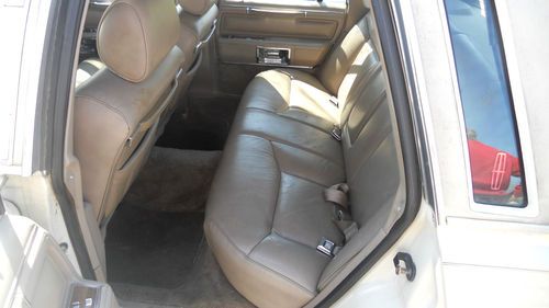 1989 LINCOLN TOWN CAR signature series, image 5